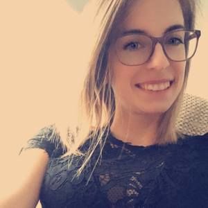 Meet your Posher, Evelyne